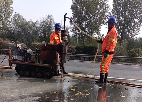 乌拉特前高速公路下沉注浆加固